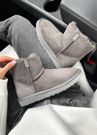 Ugg mini1 фото