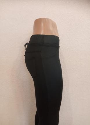 Черные женские брюки -лосины с легким блеском7 фото
