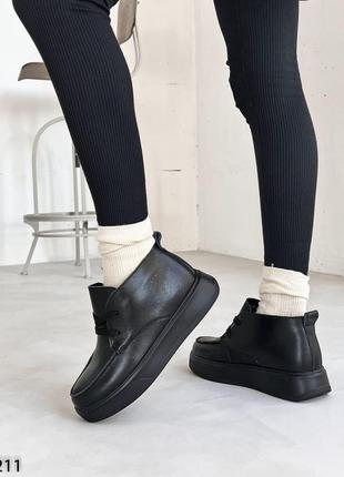 Жіночі зимові  низькі черевики на шнурках7 фото