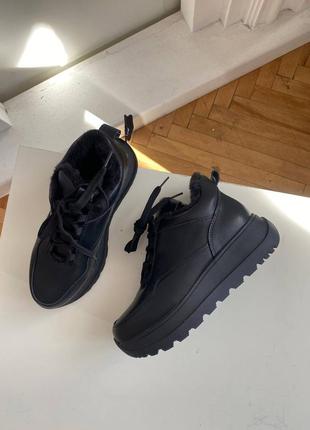 Черные утепленные кроссовки из натуральной кожи4 фото