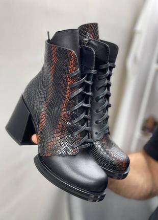 Кожаные ботинки на каблуке ботильоны на шнуровке из натуральной кожи