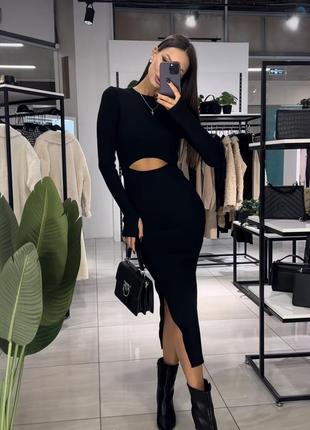 Трендова силуетна чорна сукня максі з розрізом на ніжці та вирізом на животі 🖤 плаття турецький рубчик