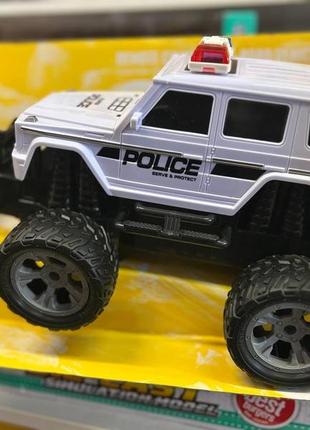 Поліцейська машинка з мигалками  позашляховик на дистанційному керуванні захист від ударів