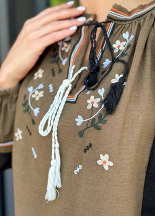 Колоритная блуза вышиванка, украинская вышиванка, этатно рубашка с вышивкой4 фото