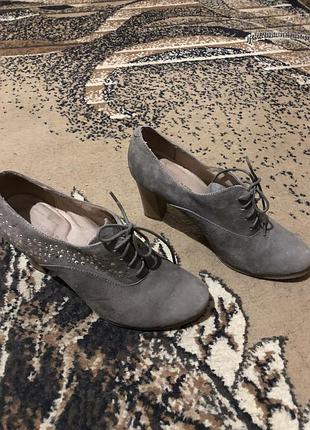Туфлі жіночі