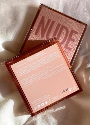 Huda beauty light nude obsessions eyeshadow palette