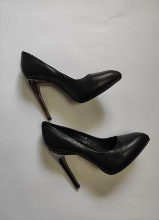 Черные натуральные кожаные туфли лодочки высокий серебряный зеркальный каблук vitto rossi3 фото