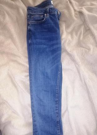 Женские джинсы