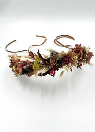 Осінній вінок на голову під вишиванку: бордовий, жовтий та коричневий вінок з штучних квітів та сухоцвітів8 фото