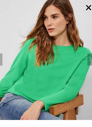 Футболка із принцом на спині