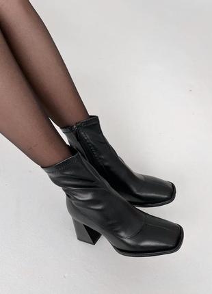 Черные ботинки демисезонные на каблуку женские