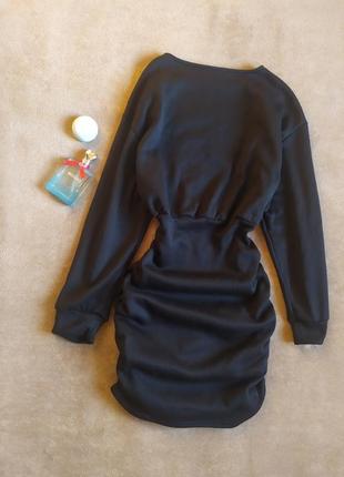 Шикарное теплое базовое платье худи со спущенным плечевым швом с драпировкой по бокам на флисе3 фото