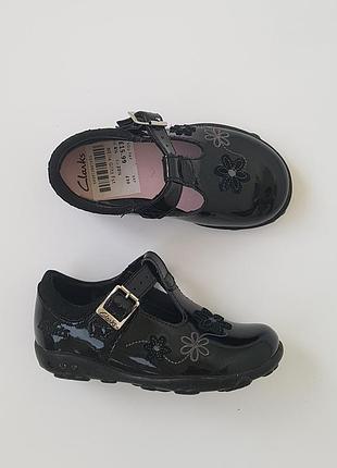 Туфлі шкіряні лакові clarks з мигалками 20.5 розмір