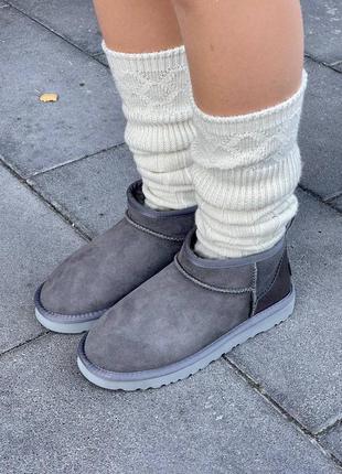 Сапоги теплые ugg ultra mini grey lacquer (мех)3 фото