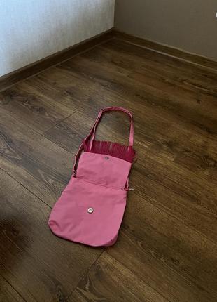 Розовая малиновая сумочка с бахромой в стиле барби2 фото