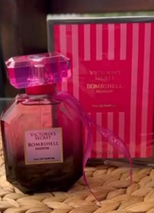 Парфумована вода bombshell passion 
victoria's secret