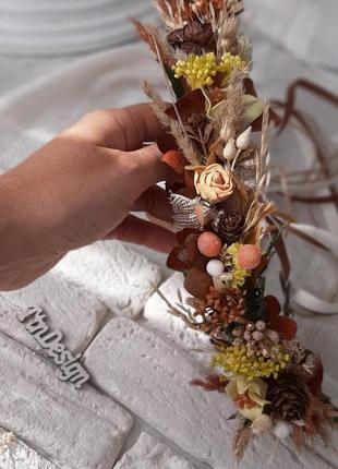 Венок осенний из стабилизироваными ветками и сухоцветами