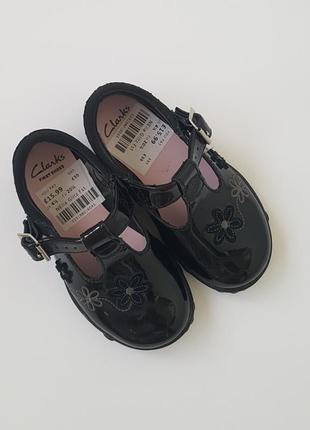 Туфлі шкіряні лакові clarks з мигалками 20.5 розмір6 фото