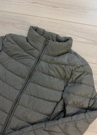 Ультралегкая куртка uniqlo серого цвета на пуху1 фото