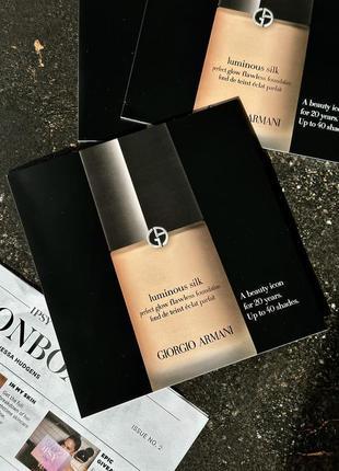 Зразок тонального крему giorgio armani luminous silk foundation