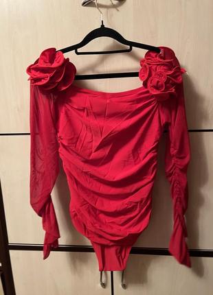 Костюм из купальной ткани эффектный, модного красно цвета, можно носить отдельно как юбку и как боди3 фото