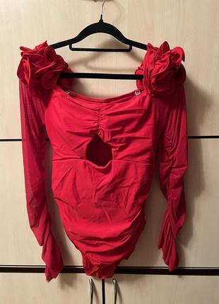 Костюм из купальной ткани эффектный, модного красно цвета, можно носить отдельно как юбку и как боди2 фото