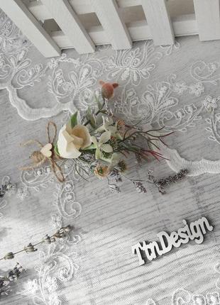 Бутоньерка нежная белая свадебная в стиле прованс. бутоньерка с розой