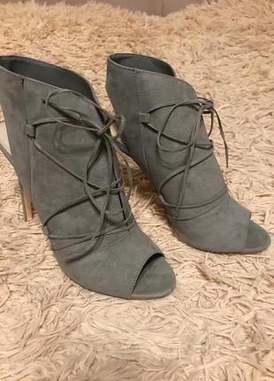 Босоніжки new look