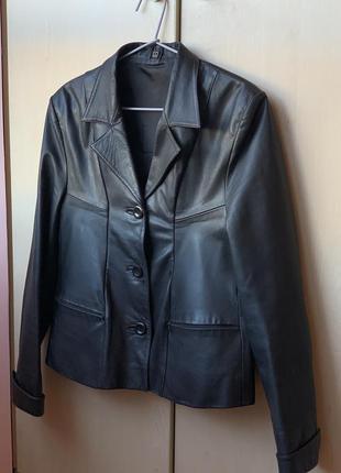Натуральный кожаный пиджак в черном цвете5 фото