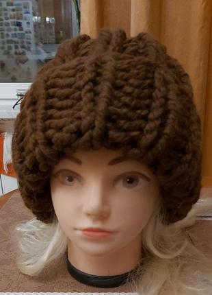 Вязанная шапка ручной работы woolly toti