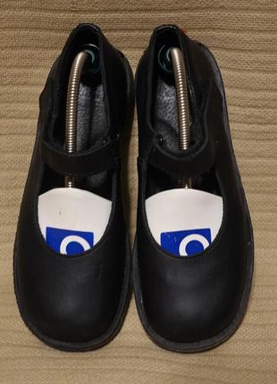 Закрытые черные фирменные кожаные туфли kickers франция/англия 40 р.3 фото