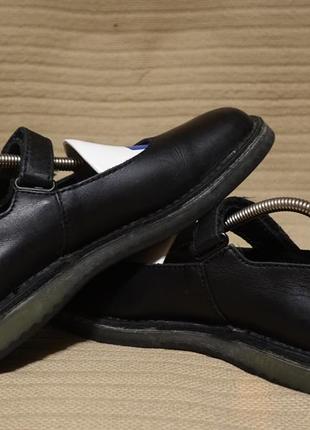 Закрытые черные фирменные кожаные туфли kickers франция/англия 40 р.1 фото