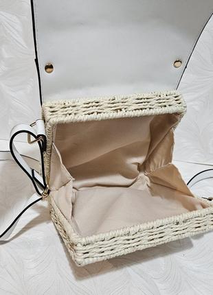 Стильная сумочка из соломы и экокожи5 фото