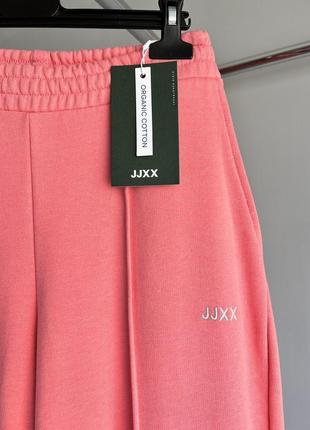Натуральные прямые спортивные штаны джоггеры из органического коттона с нашивкой jjxx