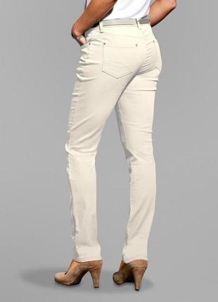 Кремовые женские джинсы с вышивкой slim fit tchibo  германия.