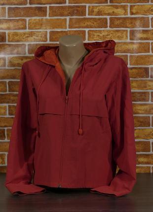 Красная спортивная куртка ветровка1 фото