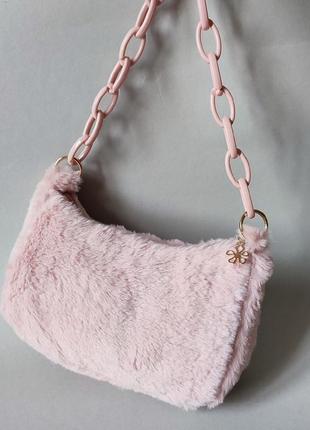 Світло-рожева плюшева сумочка5 фото
