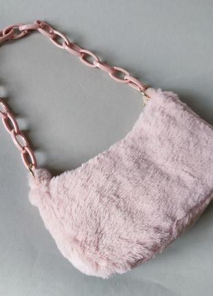 Світло-рожева плюшева сумочка3 фото