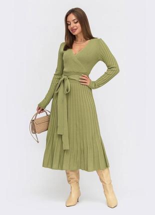 Платье вязаное светло-зеленое плиссе &lt;unk&gt; 736423 фото