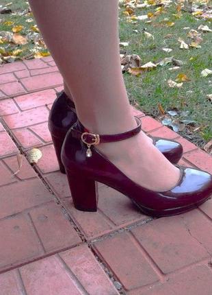 -женские бордовые туфли на толстом каблуке лаковые модельные (размеры: 37,38,39,40) - 30-63 фото