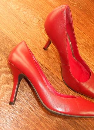 Новые кожаные туфли barratts - 36 р