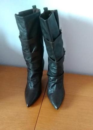 Кожаные сапожки весенние.