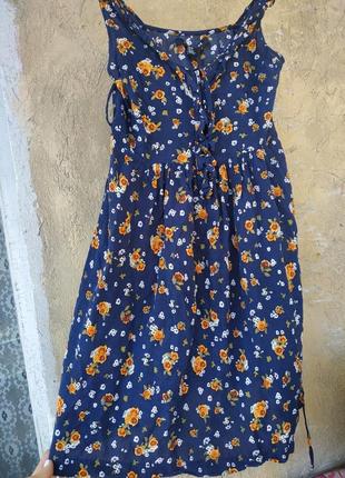 Дуже ммлое плаття в квіточку, сукня