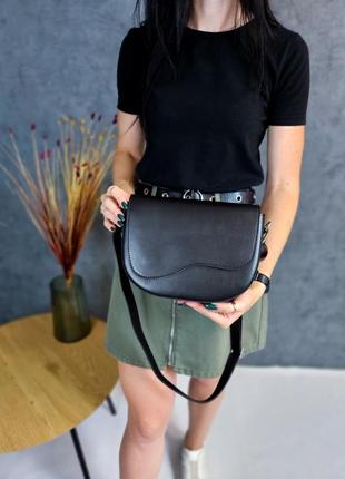 Стильна сумка з якісної еко шкіри, на довгому ремінці, з карманчиком, одне відділення, крос-боді чорного кольору2 фото