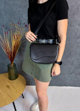Стильна сумка з якісної еко шкіри, на довгому ремінці, з карманчиком, одне відділення, крос-боді чорного кольору4 фото