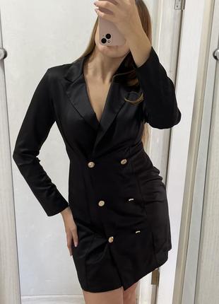 Платье пиджак черное с открытой спиной