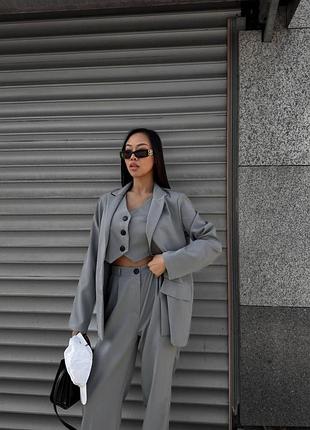 Костюм с жилетом