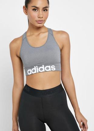 Спортивный топ майка бра бюстгальтер adidas design 2 move