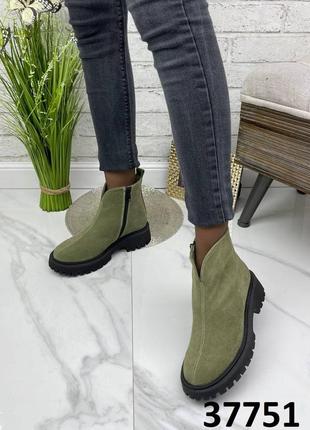 Женские замшевые ботинки