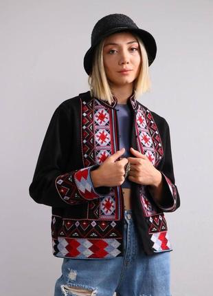 Колоритный жакет с вышивкой, украинская накидка вышиванка, этатно пиджак с вышивкой